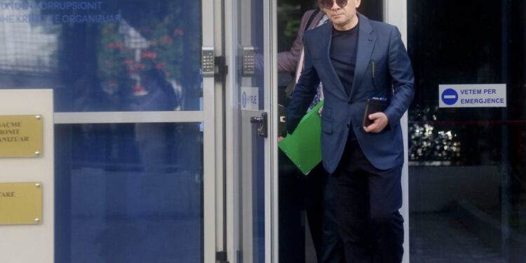 Privatizimi i fabrikës së bukës/ Prej muajsh në arrati, nis shqyrtimi i çështjes për Ahmetajn