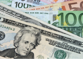 Dollari forcohet përballë lekut, euro e nis 2024-ën me rënie në këmbimin valutor