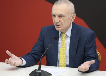 Altin Dumani tha se Ilir Meta është nën hetim nga SPAK, reagon ish-Presidenti: Prokurorët caktuar kanë marrë angazhime se do merren me mua! S’ka asnjë zar që…