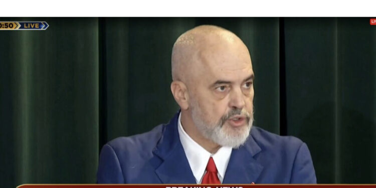 13 vite nga vrasjen e 21 Janarit, Rama përcjell si cdo vit familjarët e viktimave me fjalë të bukura