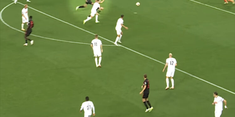 Bayern Leverkusen merr 3 pikët ne frymën e fundit, shkëputet nga Bayern Munchen