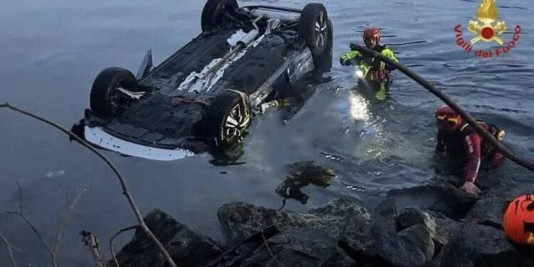 FOTO/ Makina bie nga 40 metra në liqen