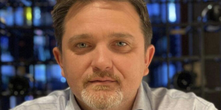Ylli Manjani: Sapo mësova se nesër do arrestohet, ia kthen Jul Deda: Mos harro të më sjellësh cigare