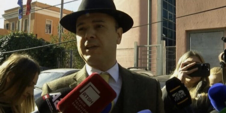 4 orë në SPAK, e hoqët kapelen? Malltezi: Prokurorët s’i morën provat kundër Ramës