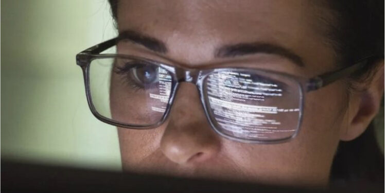 Paralajmërimi serioz: Inteligjenca artificiale do të godasë 40 % të vendeve të punës