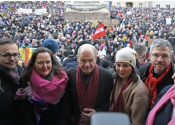 Gjermani/ Mijëra njerëz protestojnë kundër ekstremizmit të djathtë