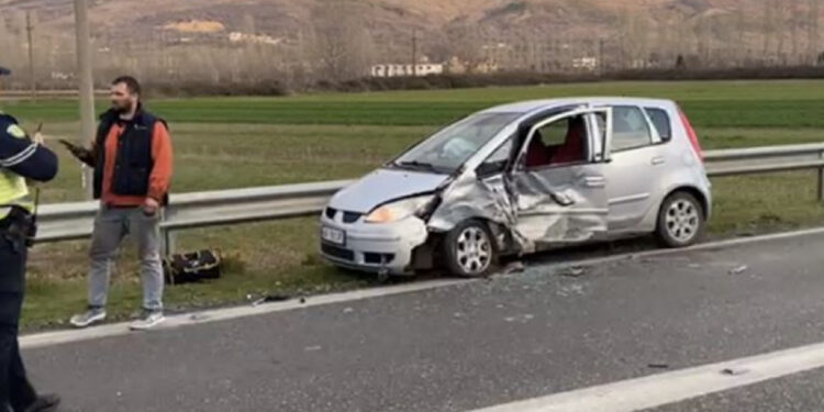 I përgjumur në timon? 64-vjeçari humb drejtimin e automjetit në Vorë, ndërron jetë