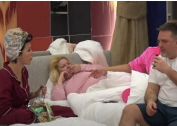 VIDEO/Roza Lati sherr me Julian Dedën: O Jul karagjozi, mblidh mendjen!