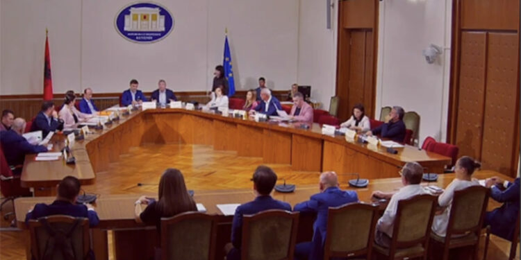 Mblidhet brenda javës komisioni i reformës zgjedhore, kryetarët letër ODHIR