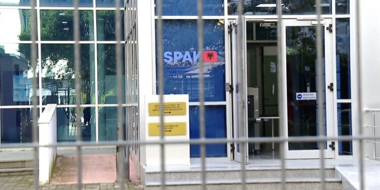 Iu bashkuan luftëtarëve në Siri, SPAK kërkon nga 7 vite burg për 5 gratë xhihadiste