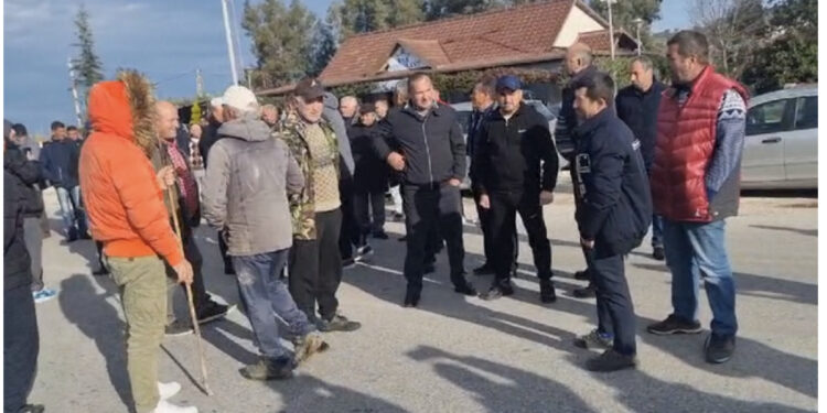 Protestuan për çmimin e qumështit, policia shoqëron 5 fermerë