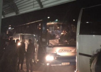 Një autobus nga Kosova që po udhëtonte drejt Beogradit, është sulmuar mbrëmë në Serbi.