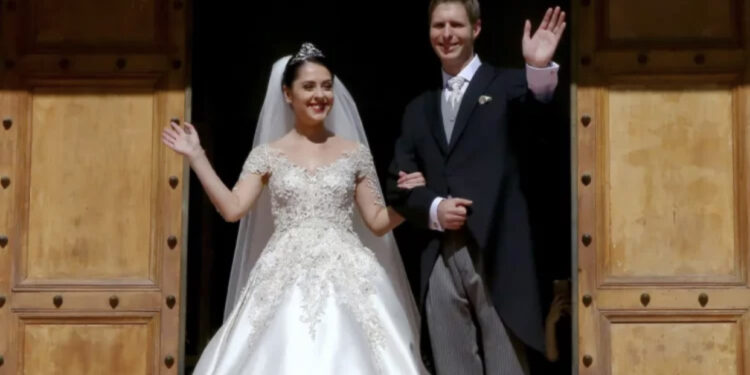 Kush është fallxhorja që parashikoi ndarjen e Elias nga Princ Leka