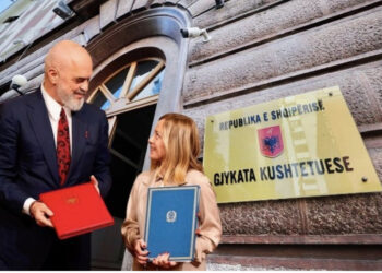 Marrëveshja me Italinë për emigrantët, Kushtetuesja shqyrton sot kërkesën e opozitës