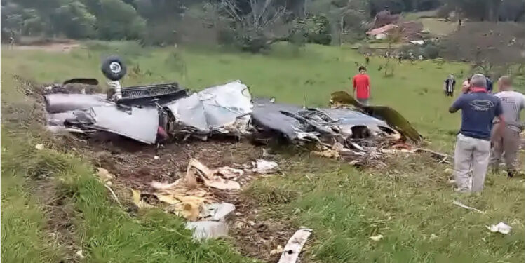 E rëndë/ Rrëzohet avioni, 7 persona humbin jetën