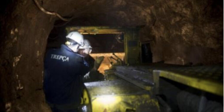 U bie acid në trup, në urgjencë 12 minatorë, 2 në gjendje të rëndë