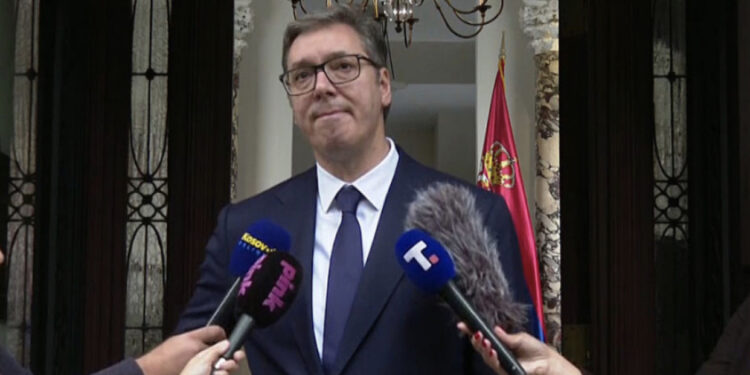 “Vuçiç, je i izoluar”! Deputetët europianë: BE të hetojë manipulimet zgjedhore në Serbi