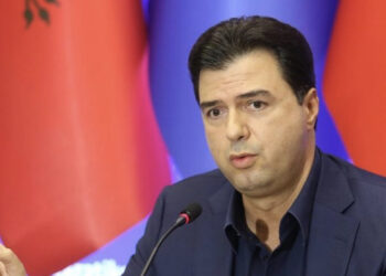 “Mirënjohja më ka mbajtur peng të Berishës”, Lulzim Basha tregon pse zgjodhi të ndahet prej tij