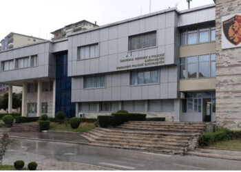 Me kanabis në konvikt, arrestohet adoleshentja në Gjirokastër