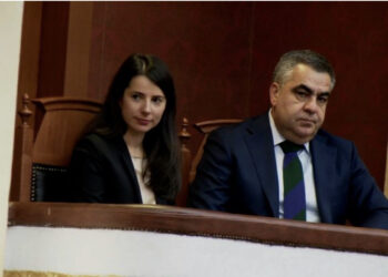PS voton me 73 vota dy ministrat e rinj! Blendi Goxhe dhe Adea Pirdeni miratohen mes brohorimave