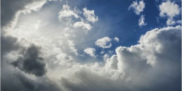 Kthjellime dhe vranësira të pakta, si do jenë temperaturat sot