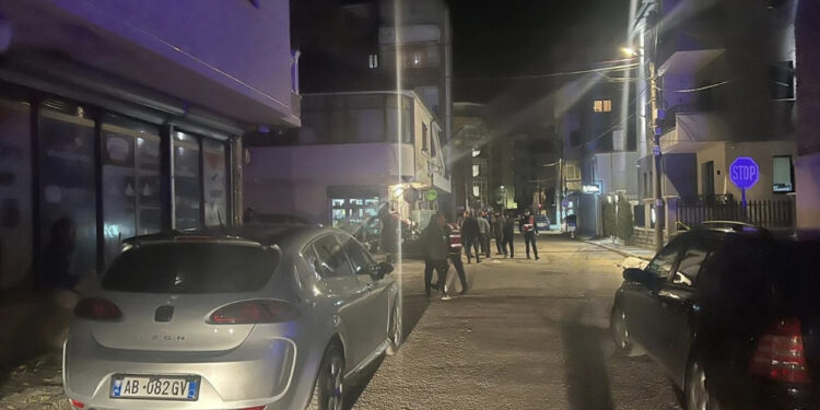 Tronditet Korça! Qëllon me pistoletë drejt ‘shënjestrës’, më pas vret veten