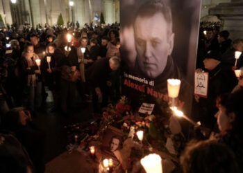 Trupi i pajetë i Alexey Navalny i dorëzohet familjes