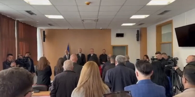 Mbahet për herë të parë një seancë solemne për Pavarësinë e Kosovës në institucionet komunale në Mitrovicën e Veriut