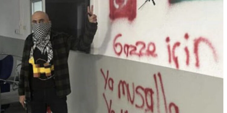 E RËNDË në Turqi, një person i armatosur merr peng punonjësit në një fabrikë