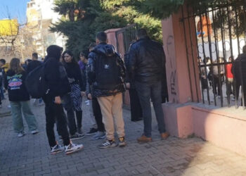 Zjarr në shkollën “Kushtrimi i Lirisë” në Durrës, traumatizohen fëmijët