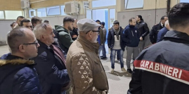 I bie pllaka nga vinçi në kokë, vdes tragjikisht shqiptari në Itali