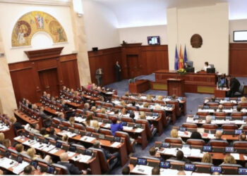 Kuvendi i Maqedonisë së Veriut shkarkon dy ministra shqiptarë të qeverisë teknike