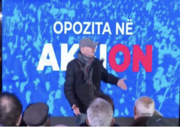 Mehdi Malkaj në protestën e Berishës: Të tradhëtuan ministrat që të erdhën me çorapet e grisura