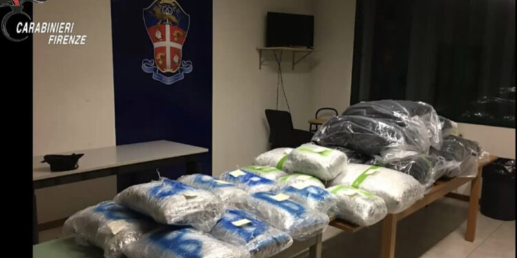 Përgjimet/ “Ne lepujt presim, bosi është në varkë!” Zbulohet “mbreti” shqiptar i drogës në Itali