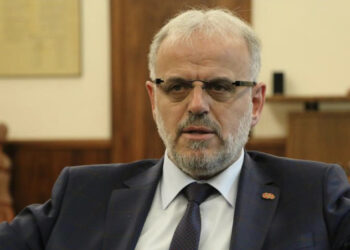 “Kurti dëshiron të rrëzojë nga pushteti Ali Ahmetin”/ Talat Xhaferi i kundërpërgjigjet Vuçiçit: Propagandë kundër arritjeve të shqiptarëve