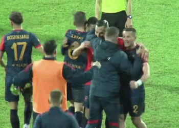 Triumfon Vllaznia, Tirana ndan pikët me Laçin