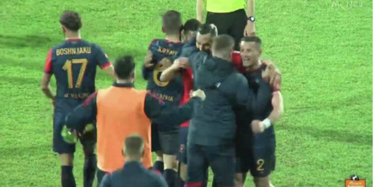 Triumfon Vllaznia, Tirana ndan pikët me Laçin