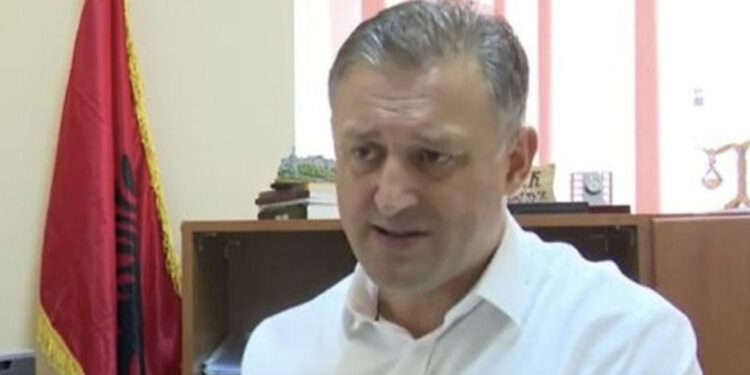 Vihet në pranga ish-kreu i kadastrës në Gjirokastër