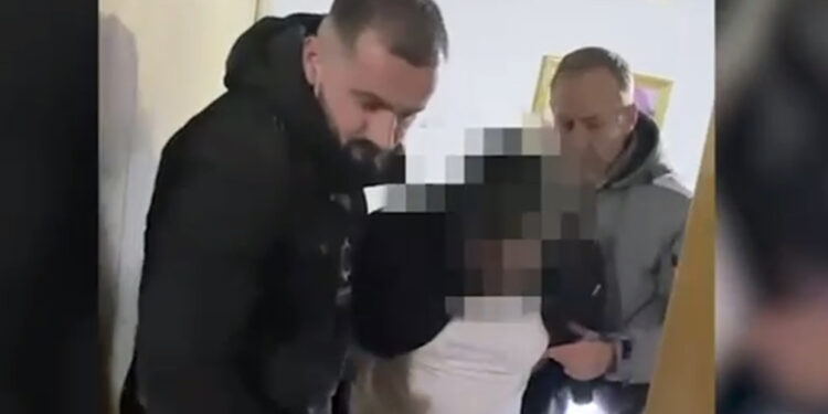 Emri/ Në kërkim për plagosje prej dy vitesh, vihet në pranga 34-vjeçari në Sarandë