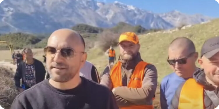 Vetëfinancojnë rrugën, mesazhi i djemve të Vranishtit për të mos e braktisur vendin