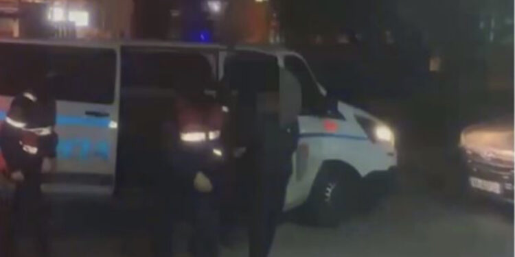 Detaje nga arrestimi i ish-anëtarit të bandës së Gaxhait, “Çipuri” u kap me makinë me targa të vjedhura në Durrës