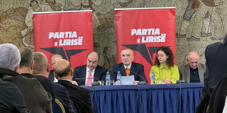 Meta akuza Ramës dhe “drejtësisë” së re: Berisha mbahet në arrest, e dimë se kush firmosi