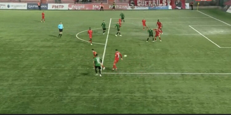 VIDEO/ Partizani shpëton nga humbja në minutën e fundit. Dy kryesueset ndajnë nga një pikë