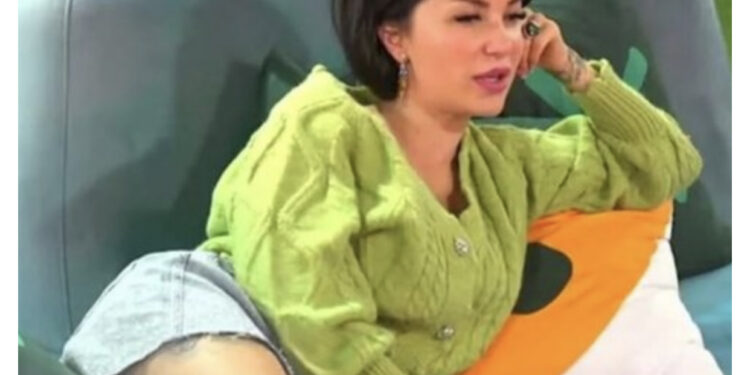 “Më rrahu pse i kërkova 50 lekë për çamçakëz”, rrëfimi prekës i Rozës për babain që i vdiq nga sëmundja e rëndë