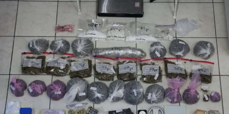 Shkatërrohet rrjeti i trafikimit në Santorini, në pranga 4 shqiptarë