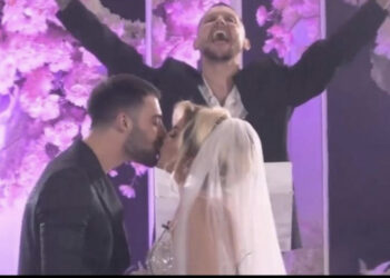 VIDEO/ Ilnisa dhe Meritoni ‘zyrtarisht të martuar’, dhurojnë puthjen e parë në buzë 