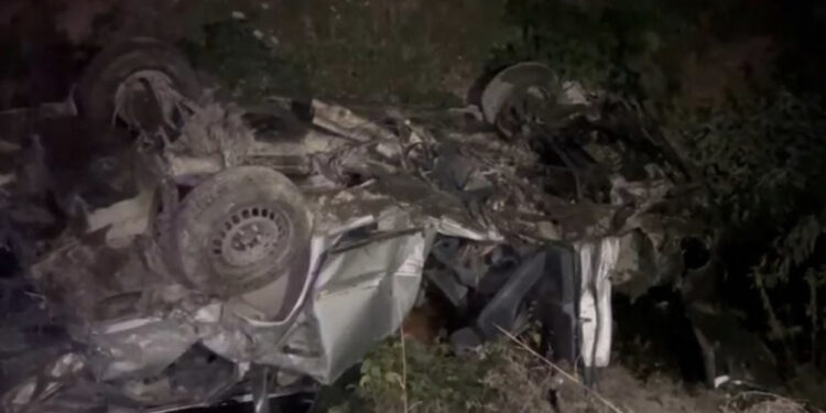 E shtuna mbyllet mes aksidenteve, makina përfundon “raketë” poshtë urës