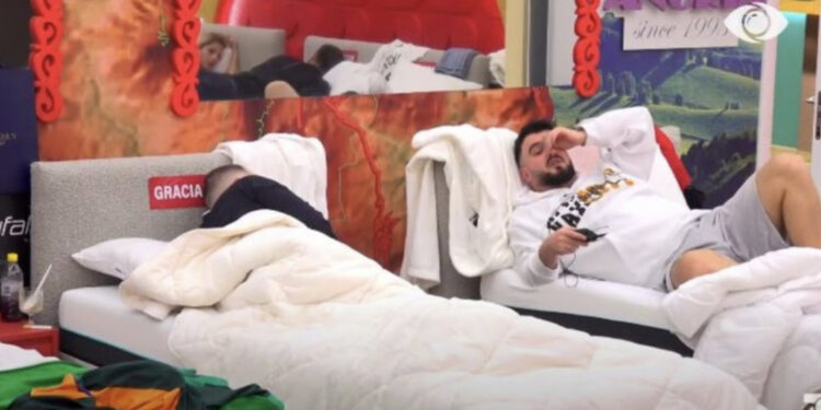 “Djalin e kam pasur sëmurë…”/ Endriku rrëfehet si asnjëherë më parë, u hap zemrën banorëve të BBV: E dërguam në të gjithë spitalet, por…