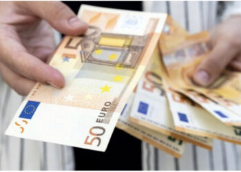 Këmbimi valutor 8 shkurt/ Me sa blihen e shiten dollari dhe euro, çfarë ndodh me monedhat e tjera