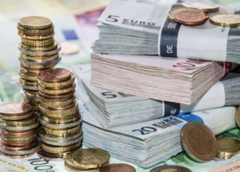 Luhaten sërish monedhat e huaja/ Kursi i këmbimit sot